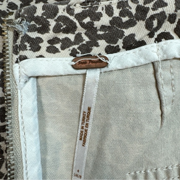Free People Modern Femme Leopard Print Denim Zippered Mini Skirt Size 4 NWT - Picture 6 of 8
